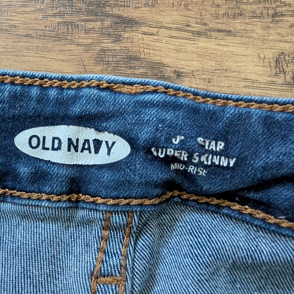 Old Navy Dark Wash‎ Ripped Skinny Jeans - Picture 7 of 13